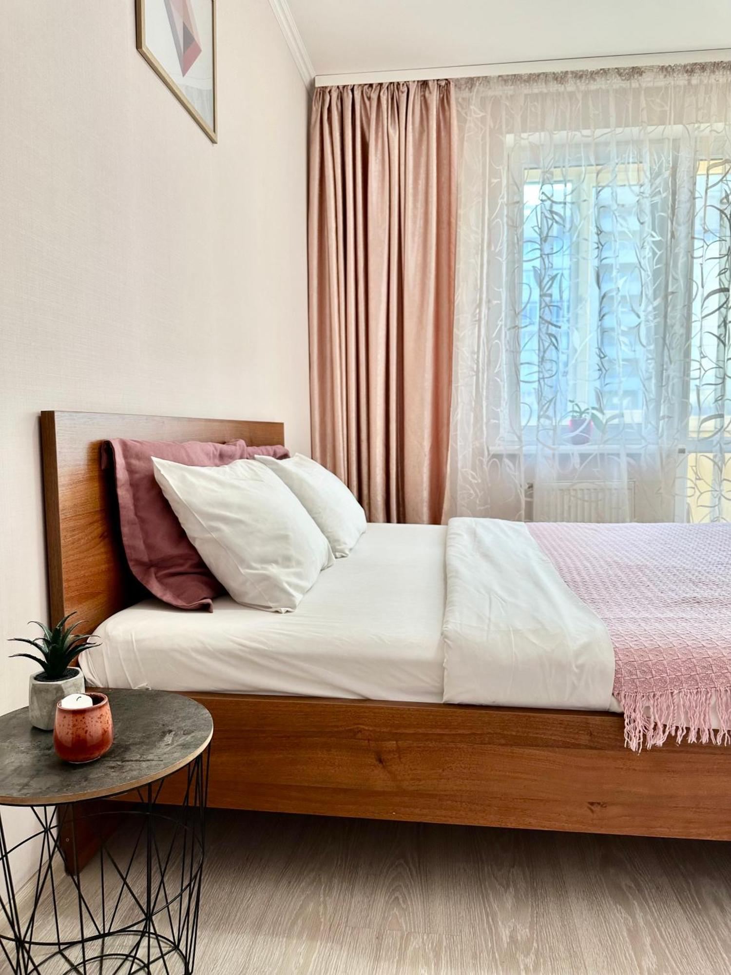 Apartments With A Coffee Machine In The City Center, Near A Park And Zlata Plaza Rivne Esterno foto