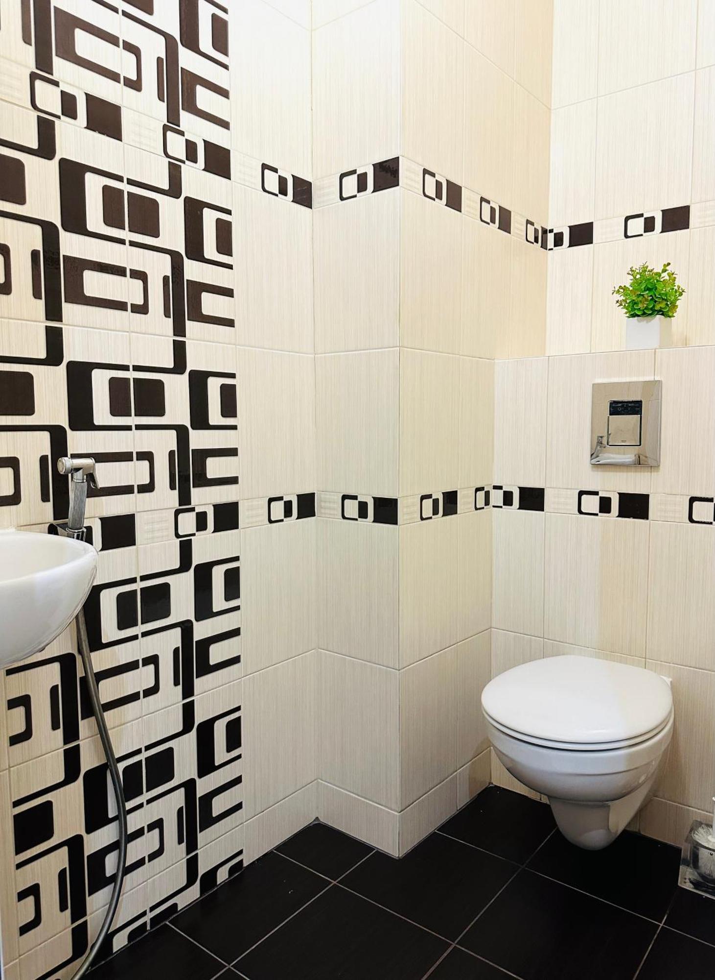 Apartments With A Coffee Machine In The City Center, Near A Park And Zlata Plaza Rivne Esterno foto