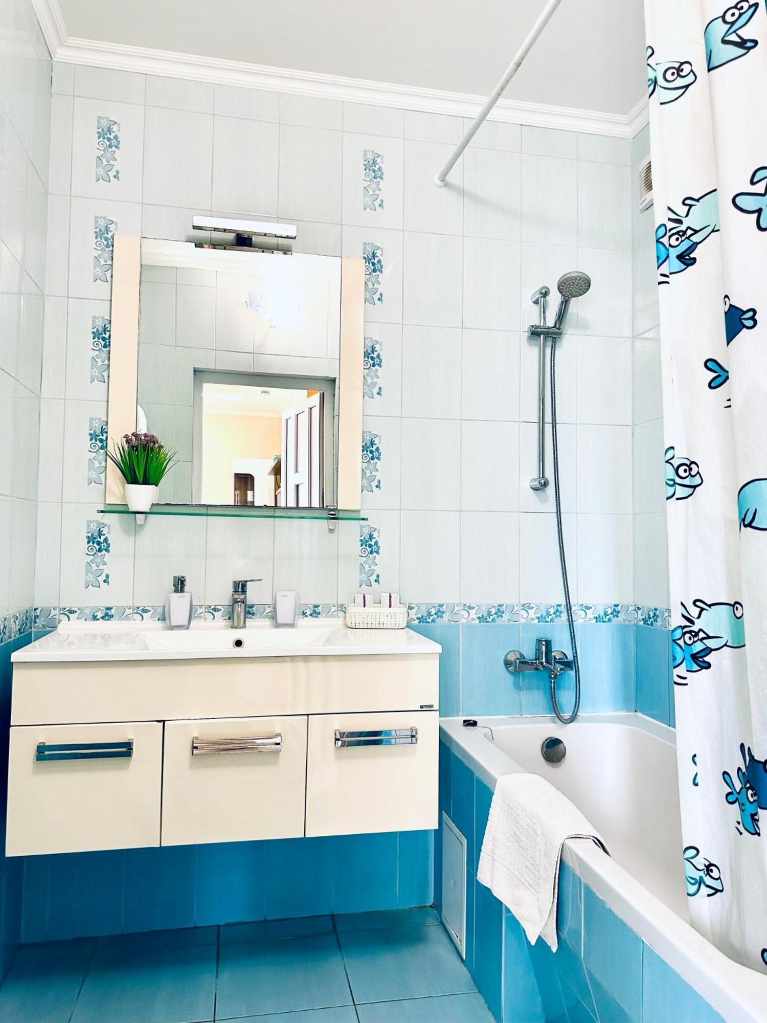 Apartments With A Coffee Machine In The City Center, Near A Park And Zlata Plaza Rivne Esterno foto